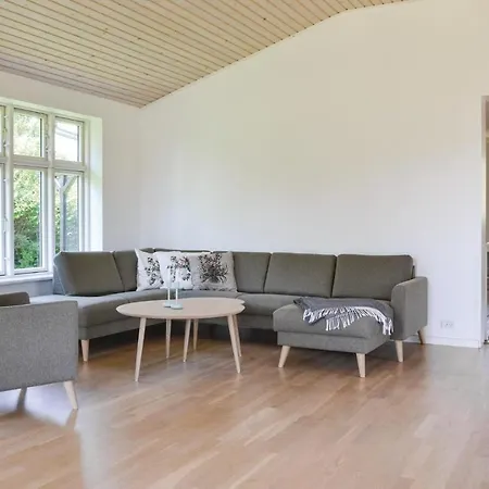 Nice In W/ Wifi And 3 Bedrooms Dronningmølle